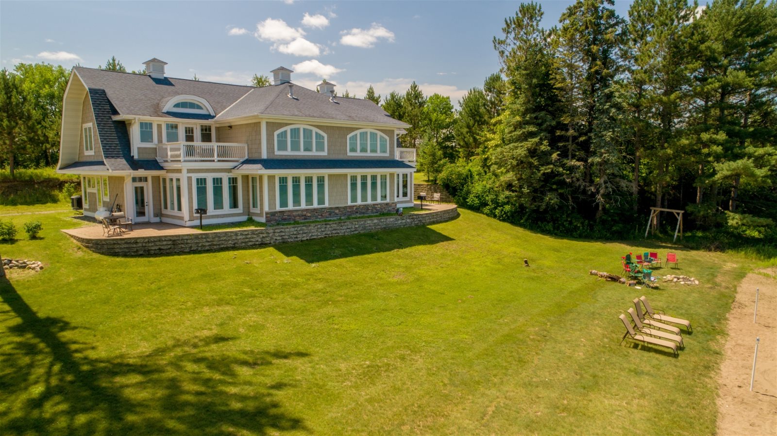Bluewater Lodge on Leech Lake Beach House and Cabin